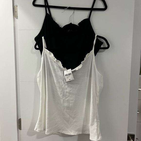 🔸Forever 21 Plus tanks - 1 Black, 1 White - 3X🔸 - Picture 2 of 6